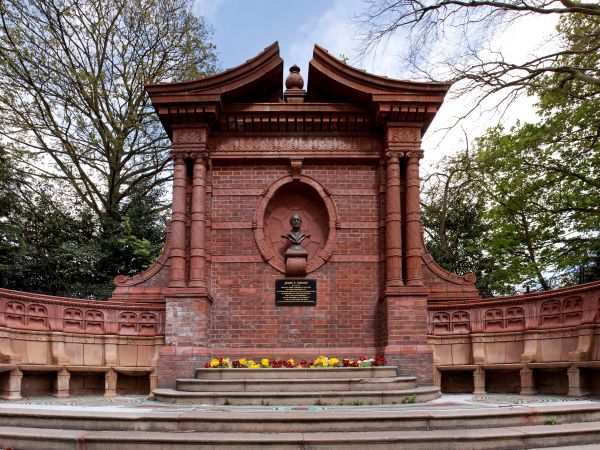 Monument to Sir James Chance